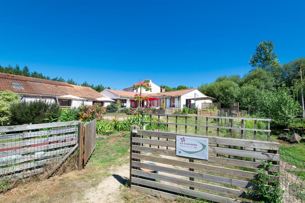 Bed and Breakfast La Chevrerie Vaire Екстер'єр фото