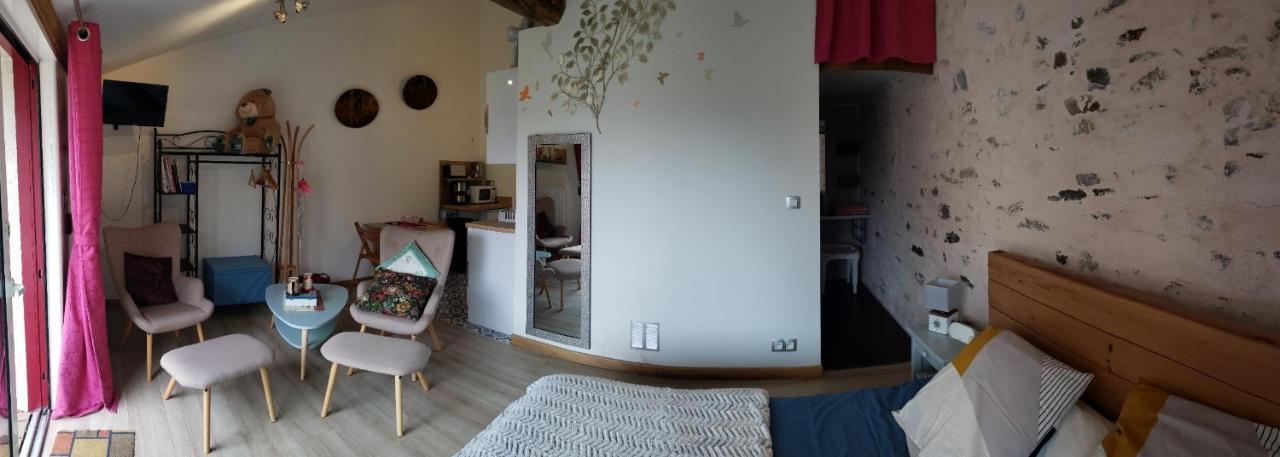 Bed and Breakfast La Chevrerie Vaire Екстер'єр фото